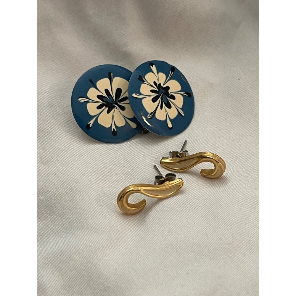 Vintage 90s - Set of 2  Abstract Pierced Earrings